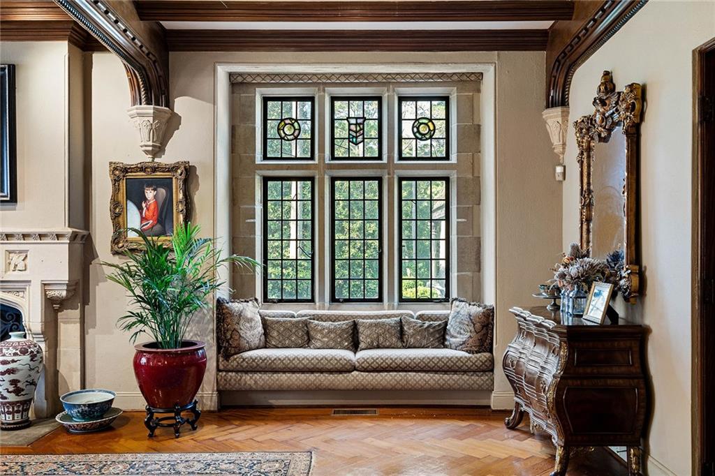 Tuxedo Park - Residential