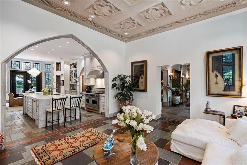 Tuxedo Park - Residential