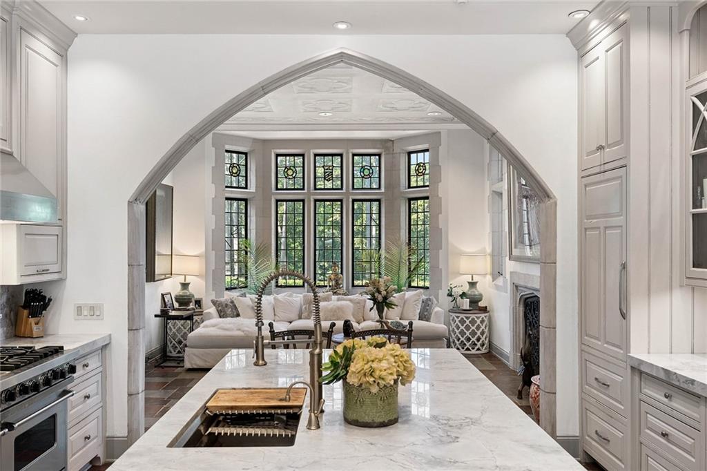 Tuxedo Park - Residential