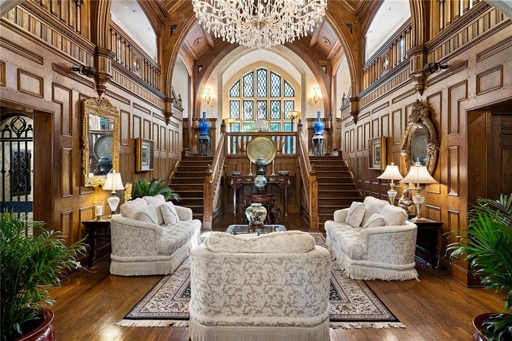 Tuxedo Park - Residential