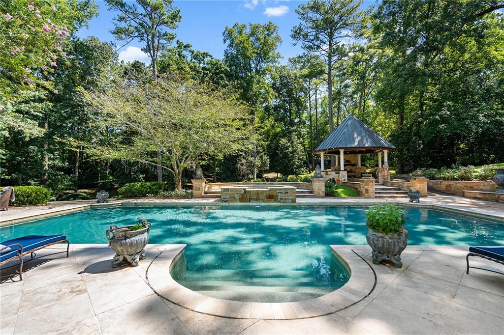 Tuxedo Park - Residential