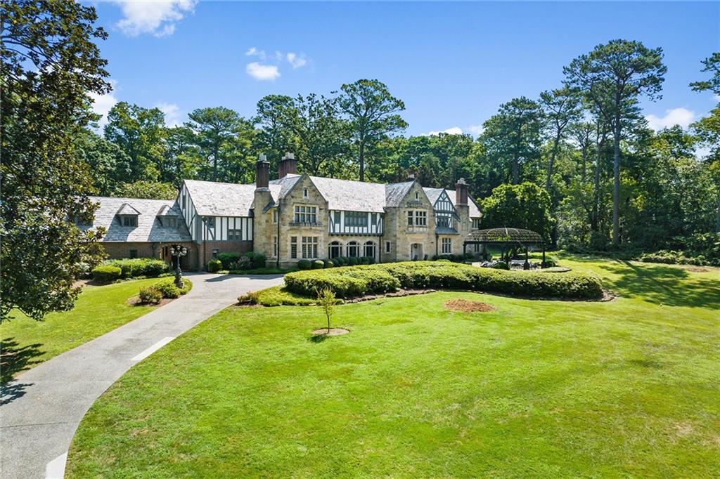 Tuxedo Park - Residential