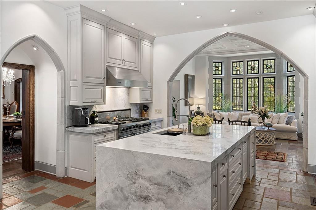 Tuxedo Park - Residential