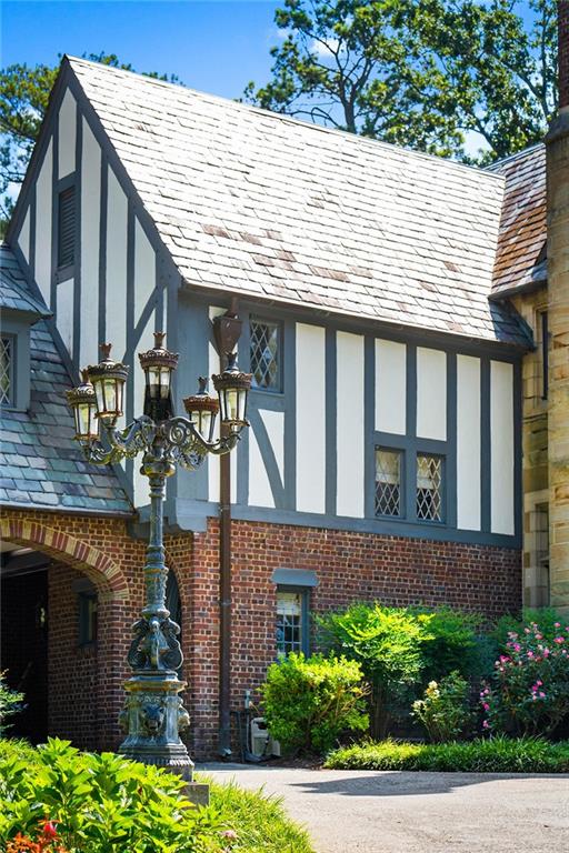 Tuxedo Park - Residential