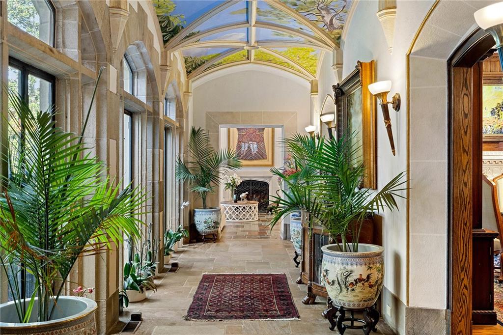 Tuxedo Park - Residential