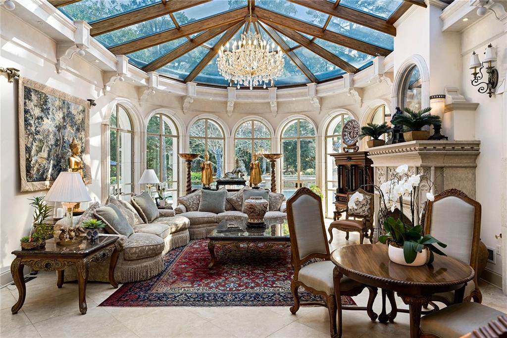 Tuxedo Park - Residential