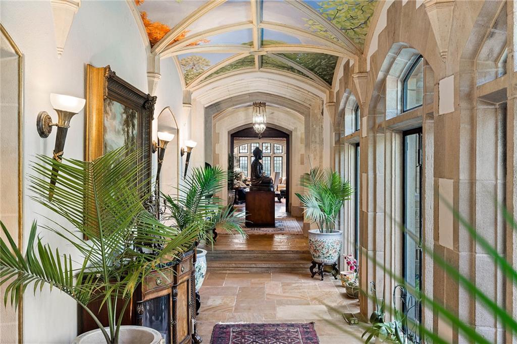 Tuxedo Park - Residential