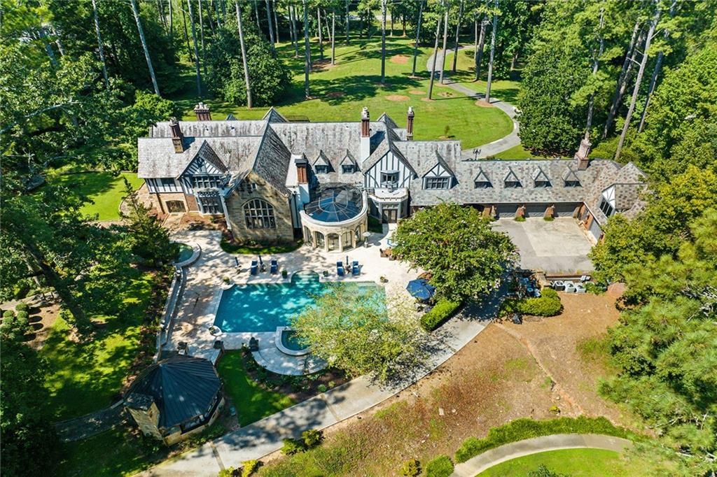 Tuxedo Park - Residential