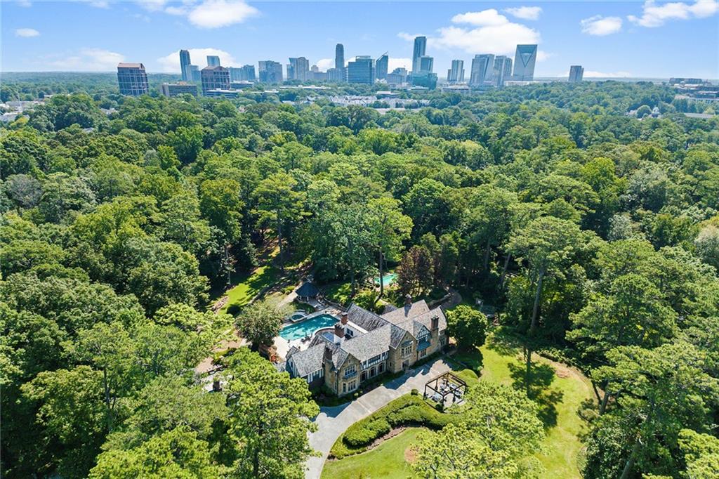 Tuxedo Park - Residential
