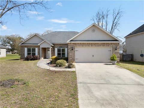 Homes For Sale - 108 Watts Drive<br/> Perry, GA 31069