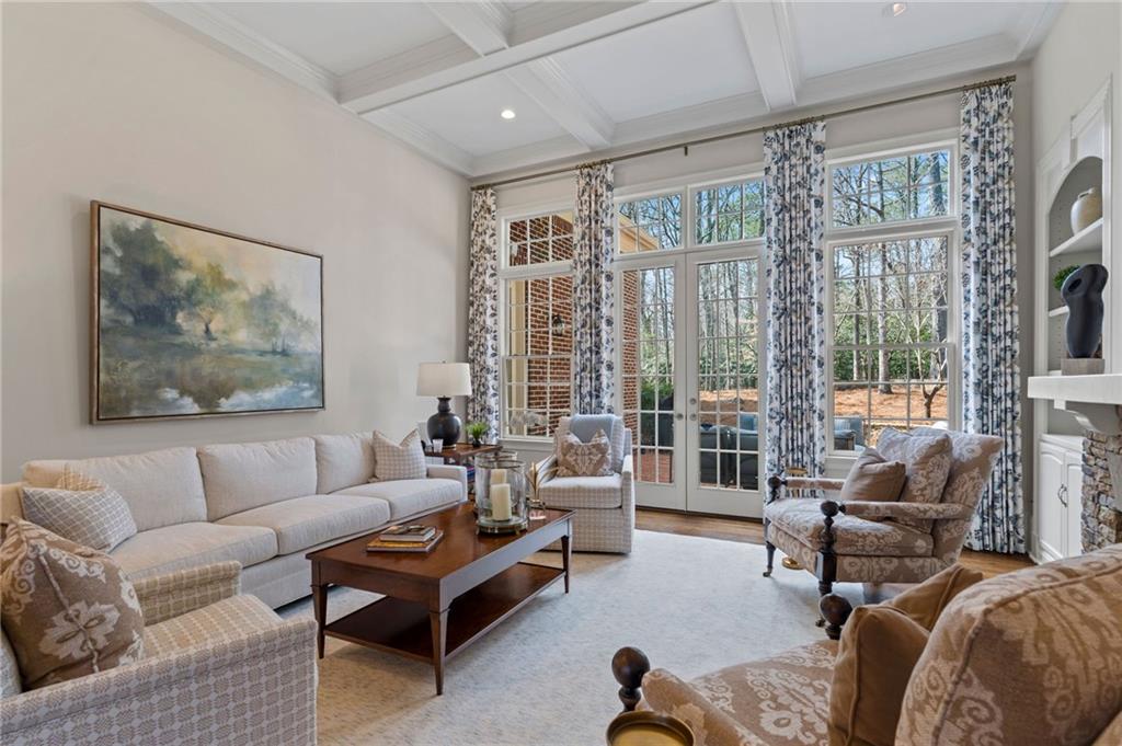 517 Gramercy Drive NE