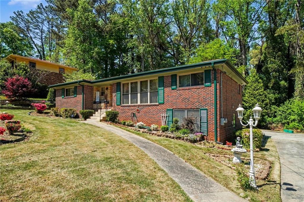 2429 Woodhill Lane