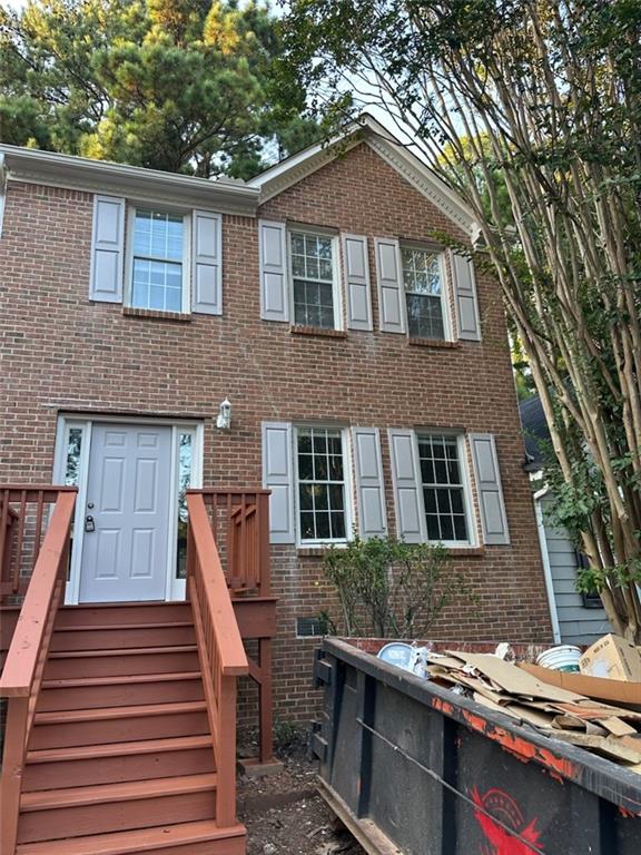 Completely remodeled, new exterior and interior paint, new bathroom, new floor, new kitchen
long-term tenants only will treat this is their own home best price in the area hurry won't last