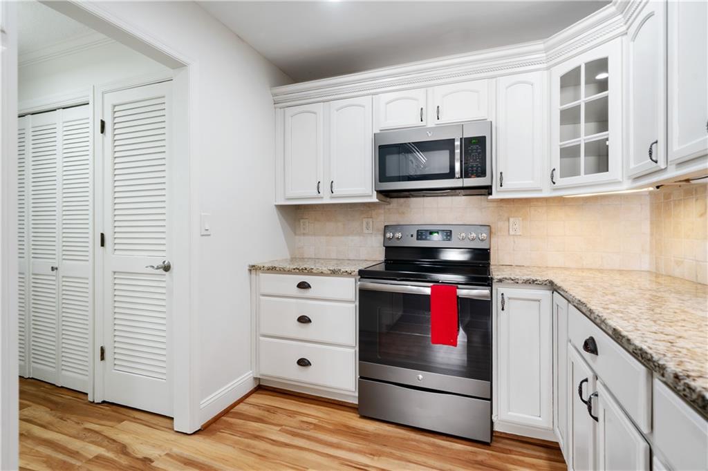 110 Great Oaks Lane, Roswell, Georgia image 10