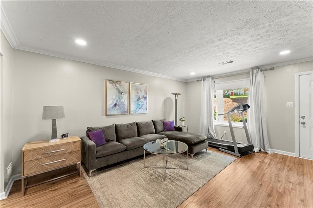 Holcomb Crossing - Residential