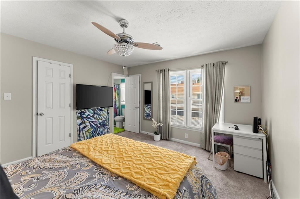 Holcomb Crossing - Residential