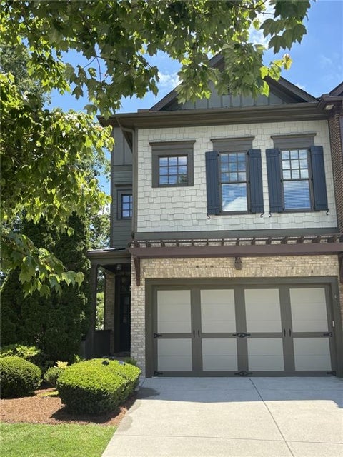 Townhouse For Sale - 6957 Fellowship Lane<br/> Flowery Branch, GA 30542