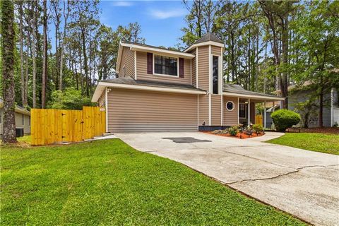 Homes For Sale - 916 Forest Pointe Way<br/> Jonesboro, GA 30238