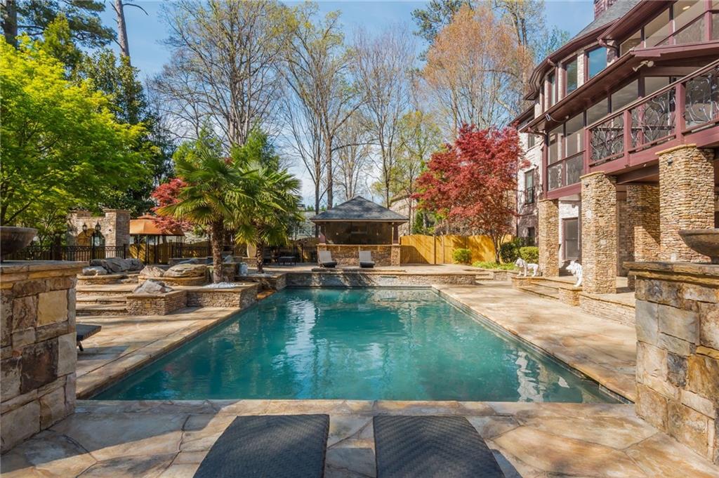 2461 Oak Grove Estates NE