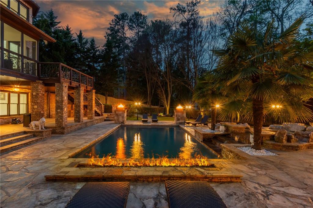 2461 Oak Grove Estates NE