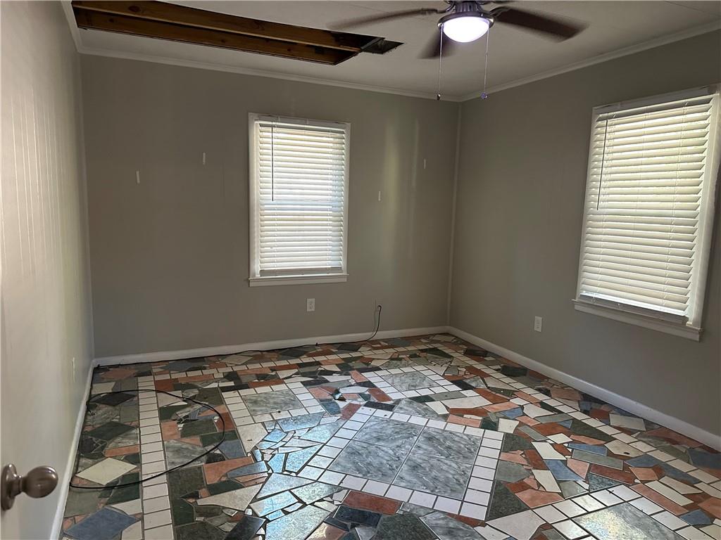 915 Lake Drive, Snellville, Georgia image 3