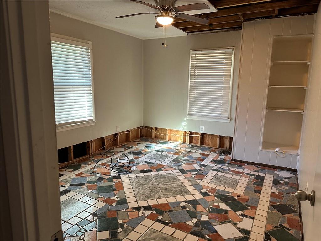 915 Lake Drive, Snellville, Georgia image 4