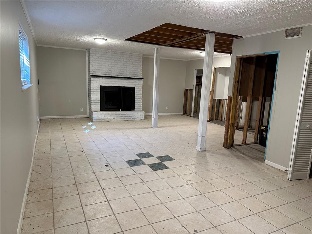 915 Lake Drive, Snellville, Georgia image 6