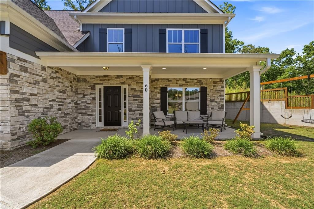 60 NE Grand Georgian Court NE