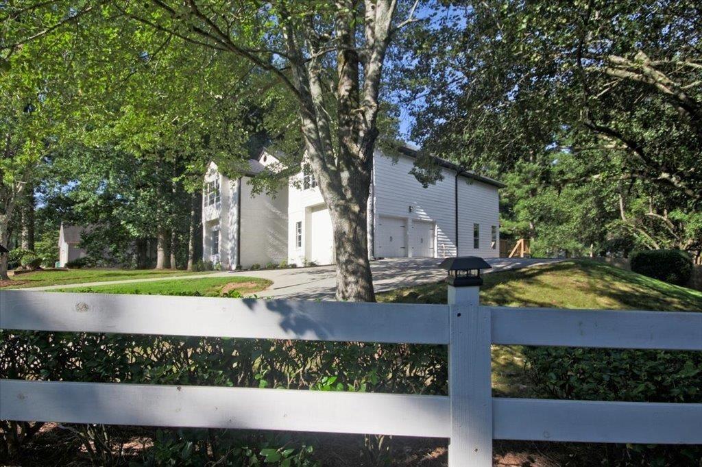 1089 Crooked Creek Road