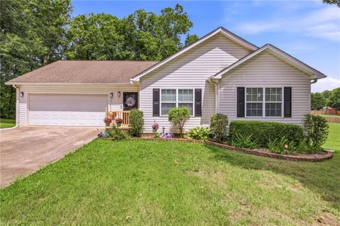 Homes For Sale - 126 Windchime Circle<br/> Habersham County, Demorest, GA 30535