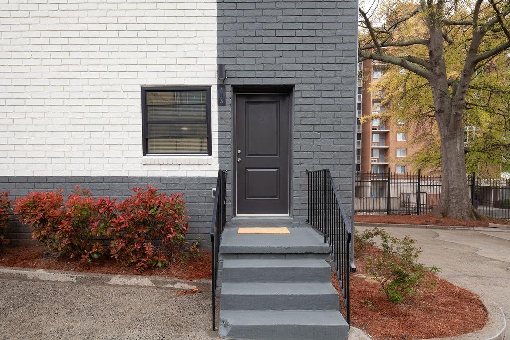 396 Linden Avenue NE 105