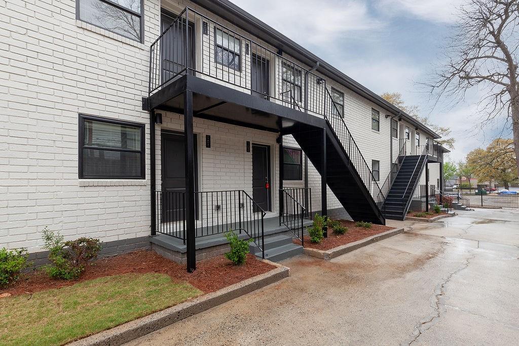 396 Linden Avenue NE 105