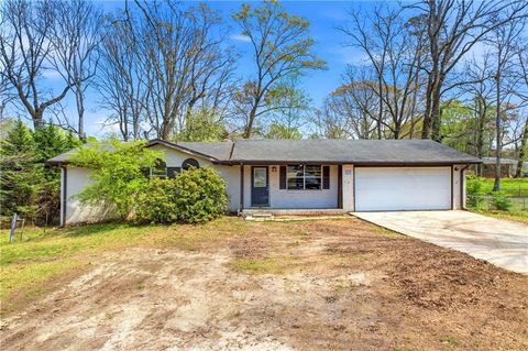 Homes For Sale - 3420 Nina Court<br/> Douglasville, GA 30135