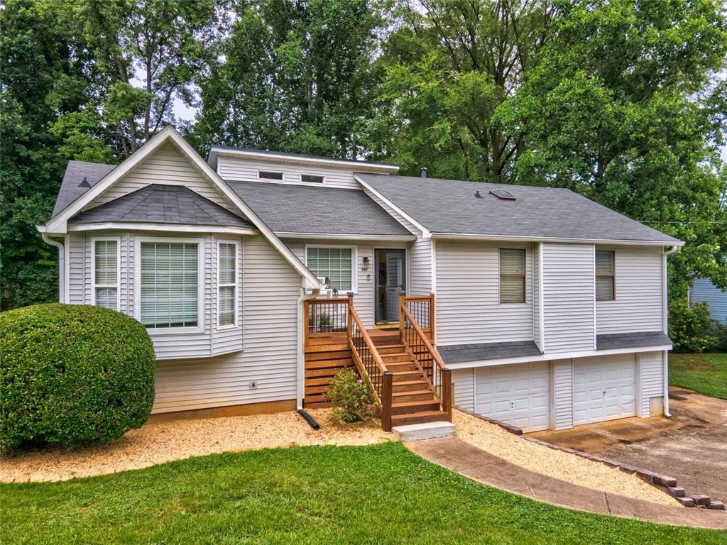 A great opportunity to own a move-in ready, well-maintained East Cobb home. Open floorplan includes four bedrooms and three full baths, a walk-in closet, plus a bonus room downstairs. The family room includes a vaulted ceiling, gas fireplace and open to dining. In the kitchen you’ll find a gas oven , breakfast area, pantry, white cabinets and a bay window. The primary bedroom is on the main level with a vaulted ceiling, skylight, his-and-her closets and a door to a Juliette balcony. Out back you’ll find a spacious deck, fenced yard and patio perfect for entertaining or letting your dog run free. Lovely Brookhaven subdivision is close to schools, shopping, entertainment, I-75 and I-575 – and no HOA. Don’t miss out on this beautiful home.