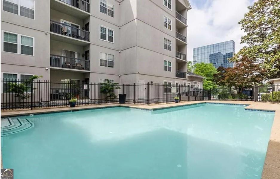 1075 Peachtree Walk A205