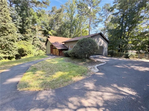 Homes For Sale - 2674 Skylane Drive<br/> Marietta, GA 30062