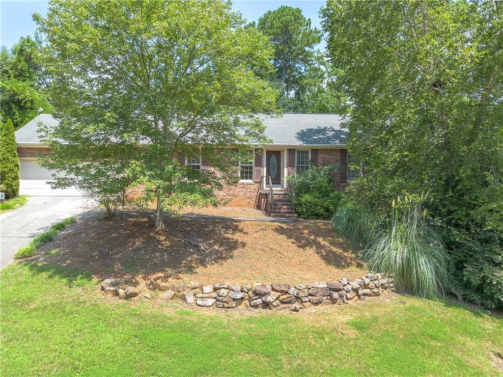 7 Valley Brook Drive SE
