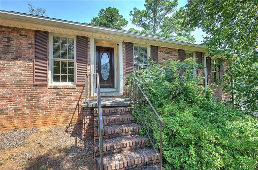 7 Valley Brook Drive SE