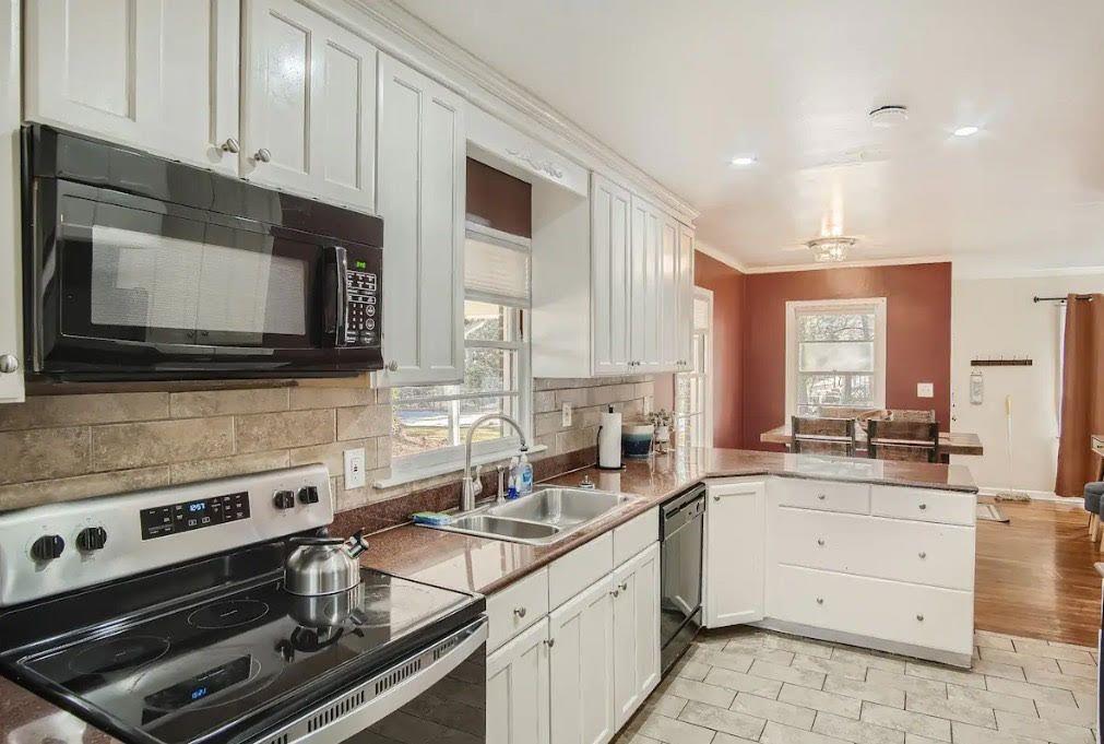 2567 Connally Drive, East Point, Georgia image 2