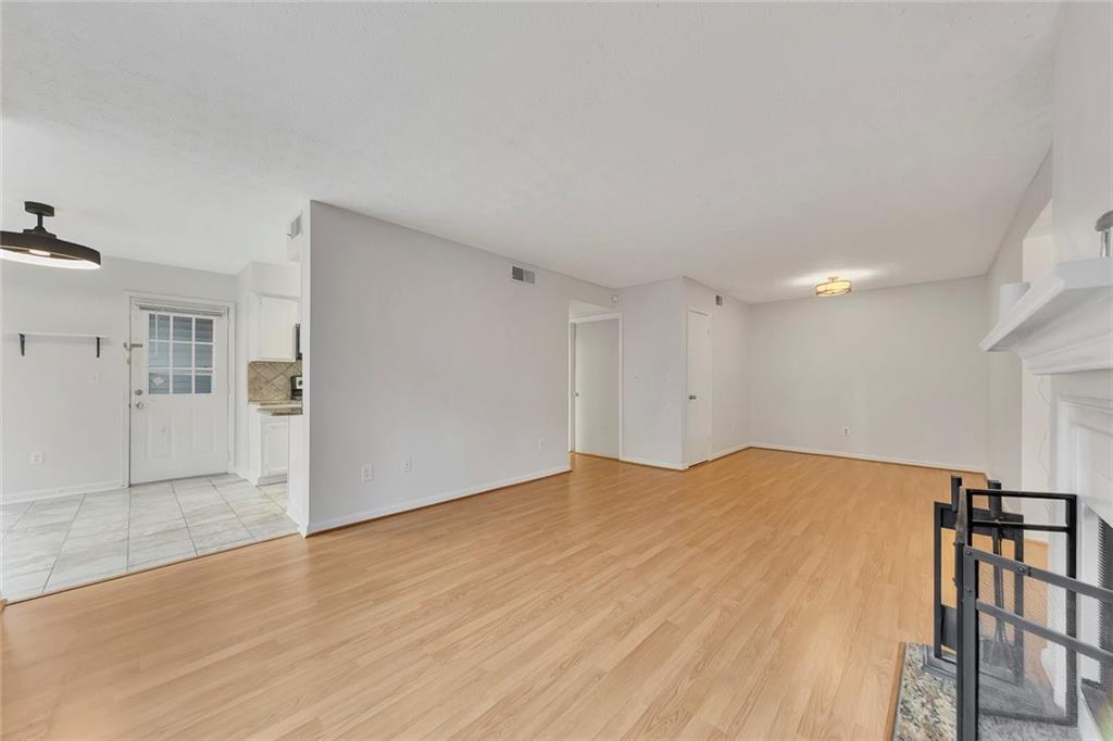 711 Glenleaf Drive