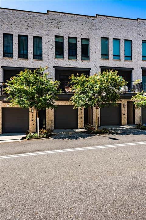 Townhouse For Sale - 685 Vidalia Lane<br/> Atlanta, GA 30318