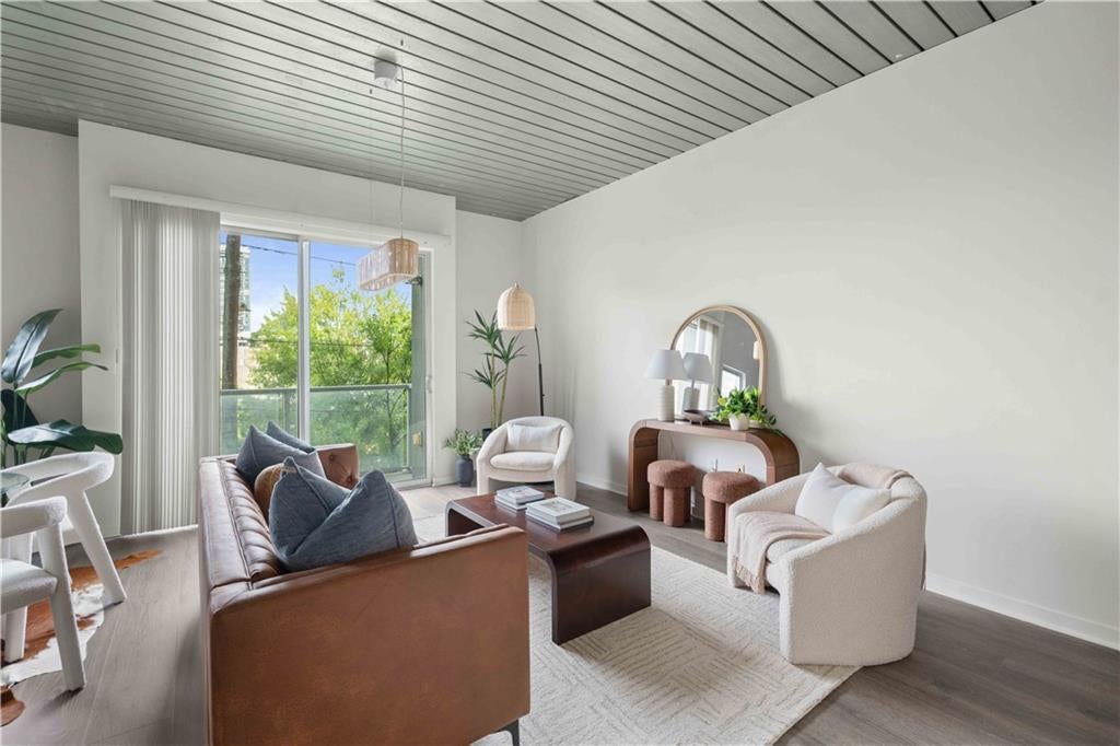 620 Glen Iris Drive NE 210