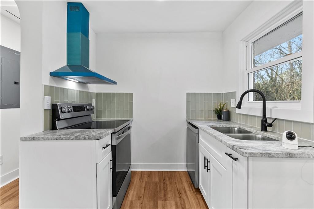2211 Macon Drive, Atlanta, Georgia image 2