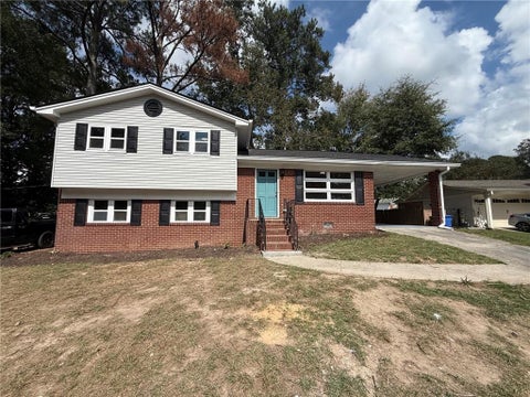 Homes For Sale - 3229 Vanderbilt Lane<br/> Atlanta, GA 30318