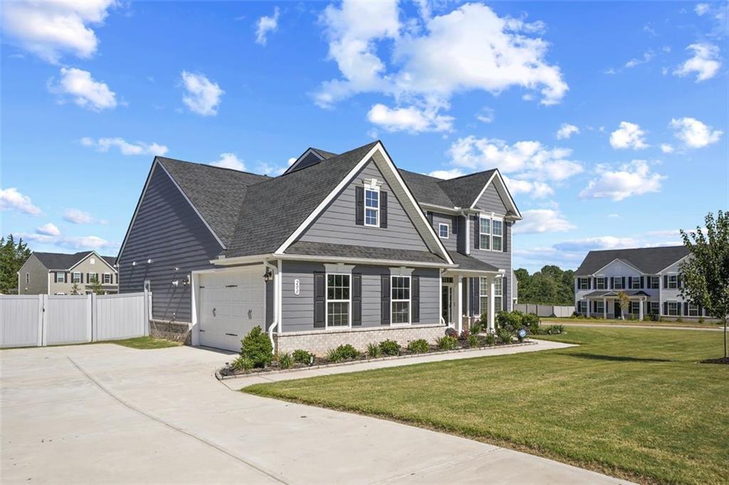 200 MARCHMONT Drive