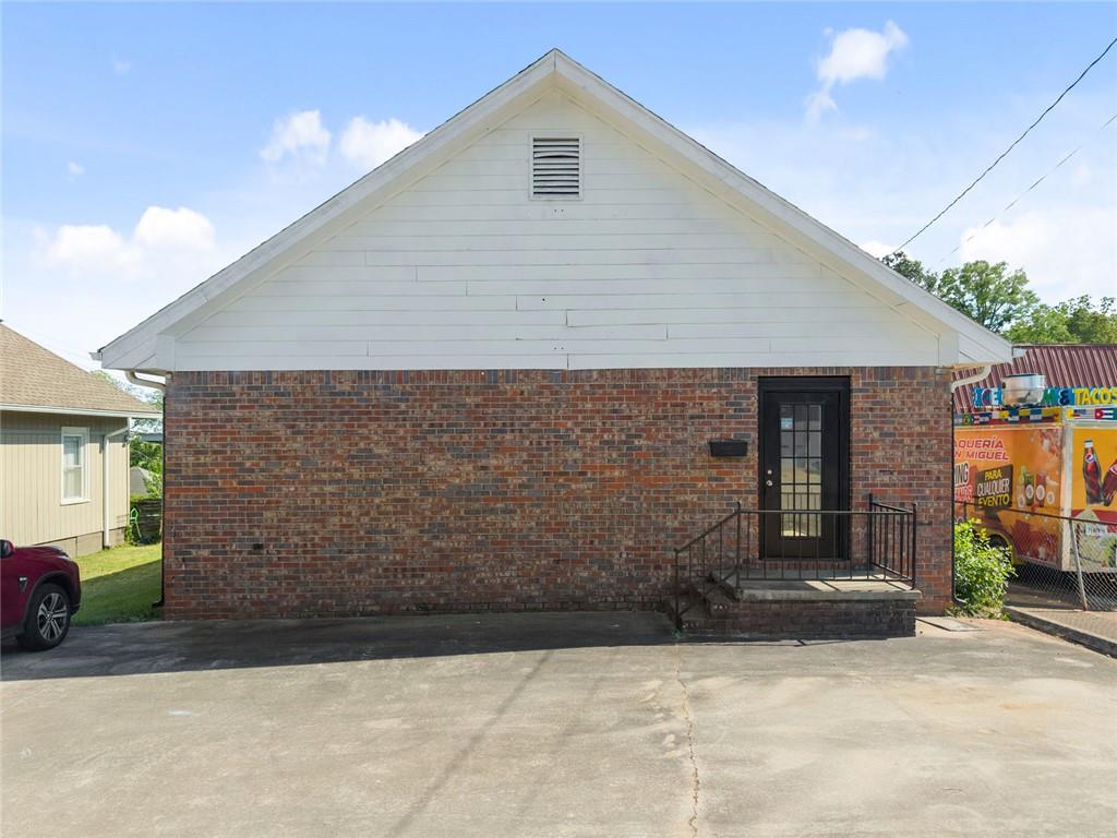 160 E Currahee Street