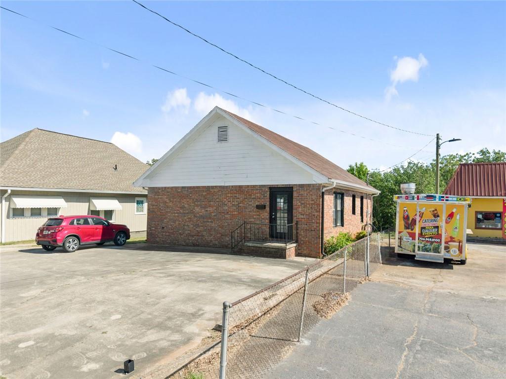 160 E Currahee Street