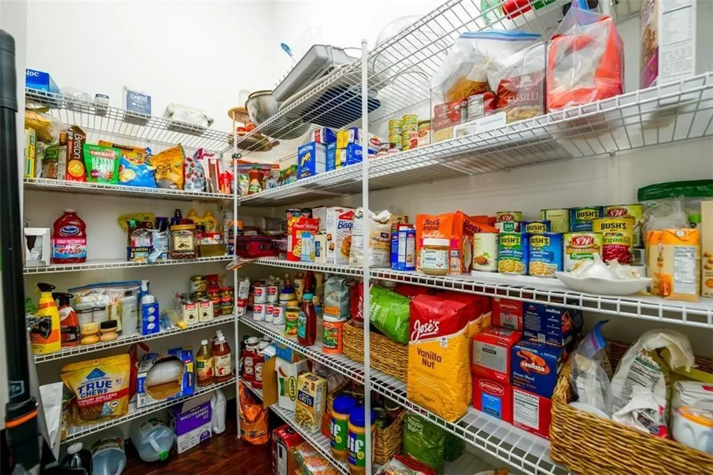 Suwanee, Georgia 30024, United States, 6 Bedrooms Bedrooms, ,6 BathroomsBathrooms,Residential,Active,148396