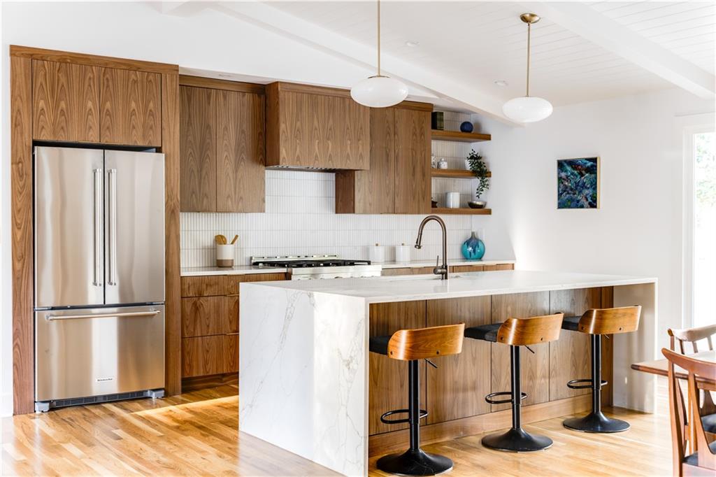 1888 Alderbrook Road NE