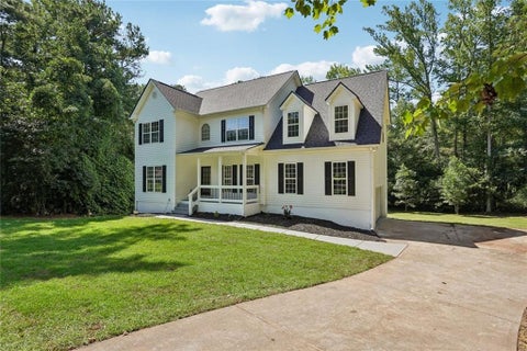Homes For Sale - 161 Lake Ridge Drive<br/> Newnan, GA 30263
